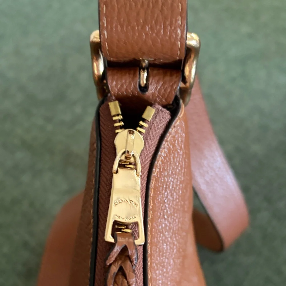 Coach Val Duffle Shoulder Bag Redwood Brown w Gold Pebbled Leather EUC - Picture 6 of 16